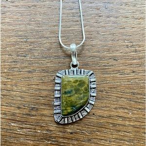 Fruit jasper gemstone necklace NWOT